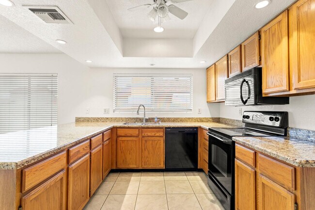 Building Photo - 7309 W Canterbury Dr