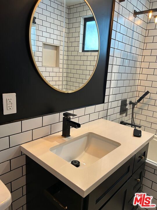 Building Photo - 2000 Pacific Ave