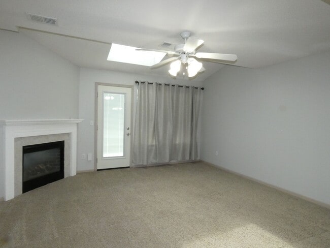 Building Photo - 8031 N Lawn Ave