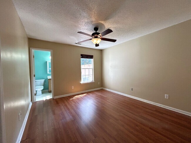 Building Photo - Welcome to Brandymill Lane!