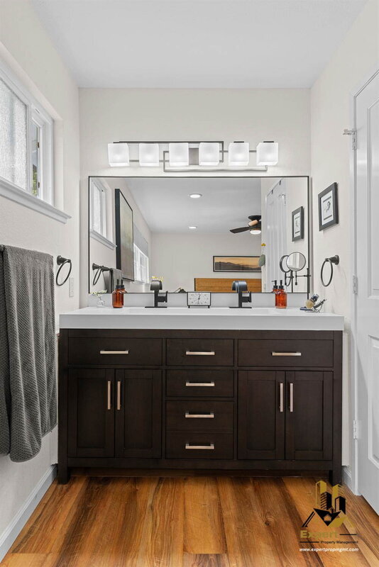 Building Photo - 1814 Vista Creek Dr