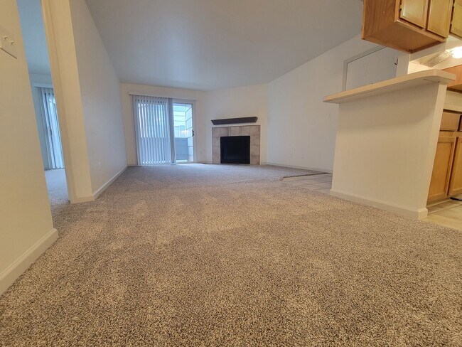 Building Photo - Fresh Boulder 1 Bedroom Condo for Rent wit...