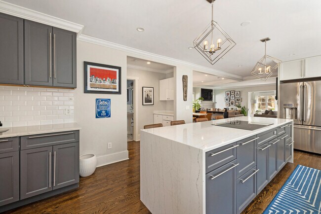 Building Photo - 4445 N Frederick Ave