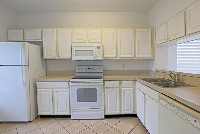 Building Photo - Cypress Landing  10066