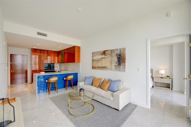 Building Photo - 2678 Tigertail Ave