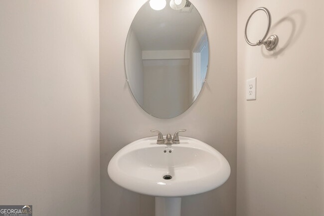 Building Photo - 328 Ashigan St