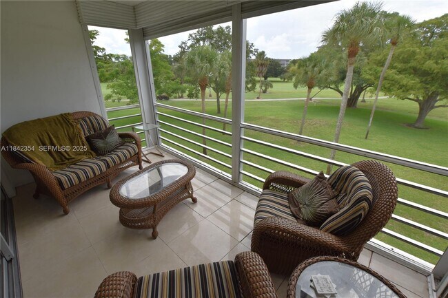 Building Photo - 3800 Oaks Clubhouse Dr