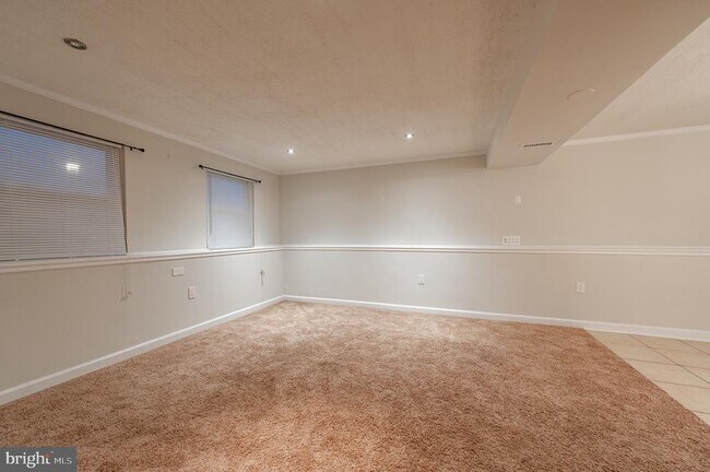 Building Photo - 1709 Dogwood Dr