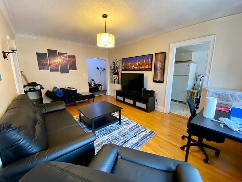 Building Photo - 137 Englewood Ave