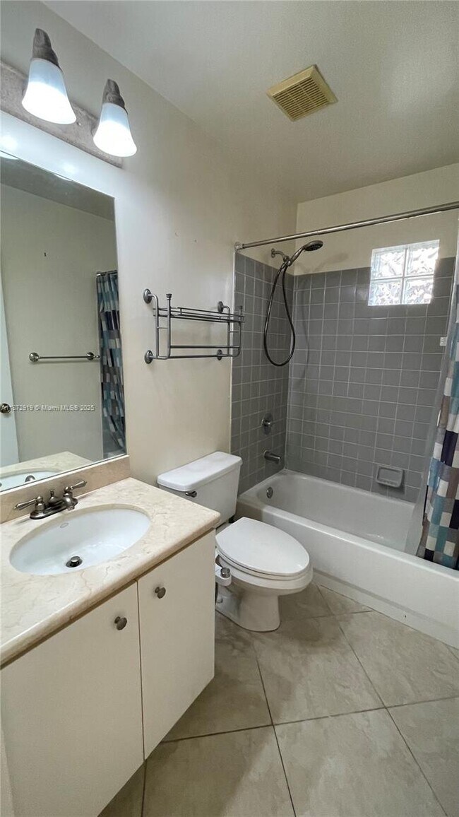 Building Photo - 6952 SW 148 Ln