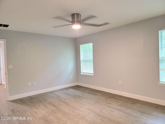 Building Photo - 1978 Solomon St