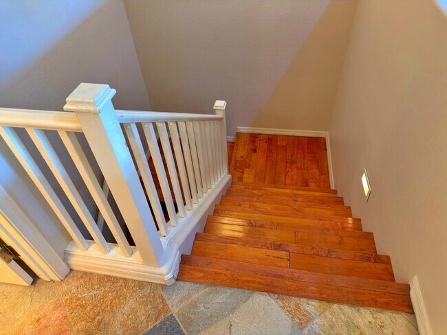 Building Photo - 737 E Charlevoix Ave