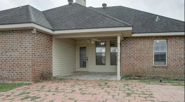 Building Photo - 737 N Belle Cir