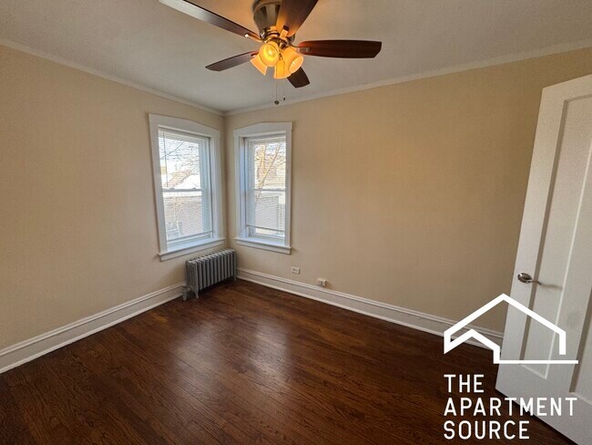 Building Photo - 2510 N Leclaire Ave