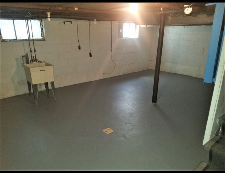 Building Photo - 504 Parkwood St