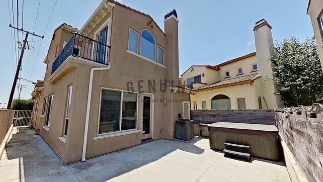 Building Photo - Spacious 3Bd 2.5Ba 2 Story Home w/ Fabulou...