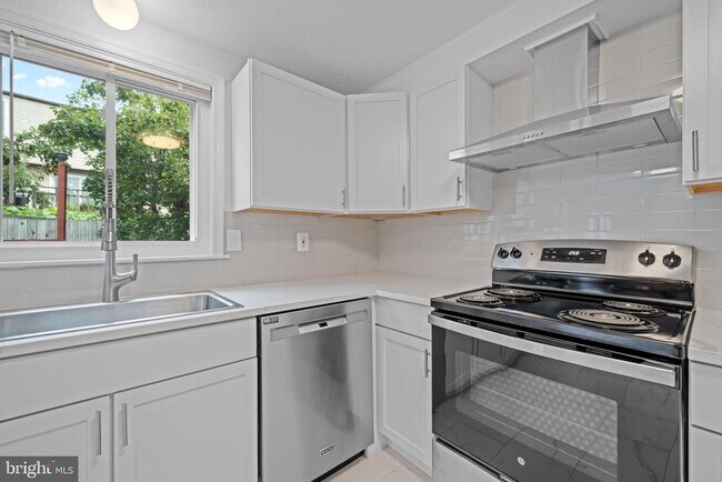 Building Photo - 4005 Pickstone Dr