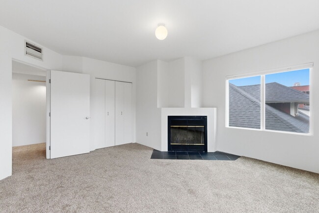 Building Photo - 2275 NW Kearney St