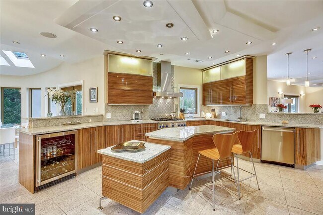 Building Photo - 6600 80th Pl