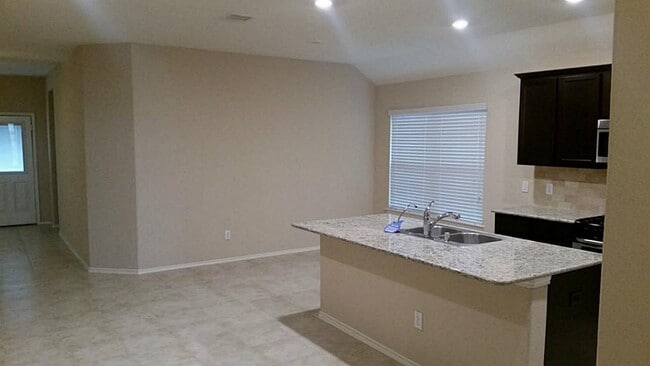 Building Photo - 3911 Webster Wds