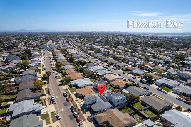 Building Photo - *OPEN HOUSE: 5/3 1:30-4:00PM* 2 Br in Clai...