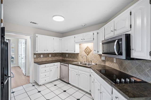 Building Photo - 322 Kessler Dr