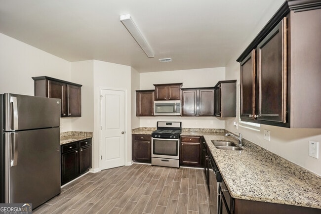 Building Photo - 2303 Clapton Ct