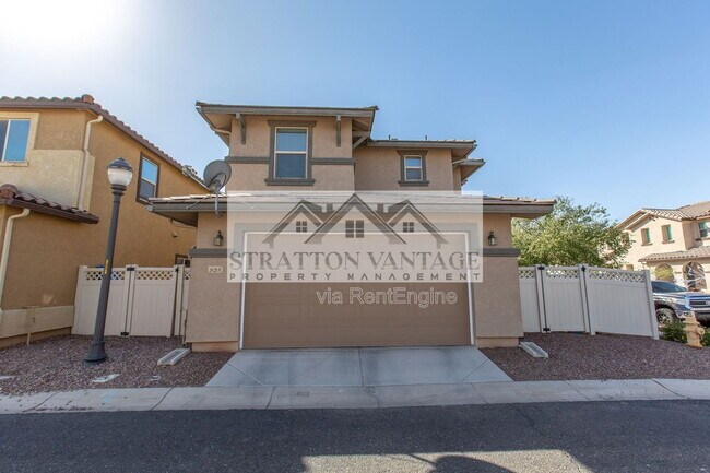 Building Photo - 928 S Hawk Ln