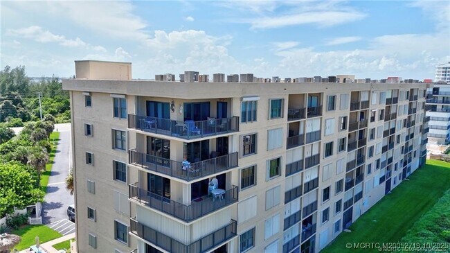 Building Photo - 10200 S Ocean Dr