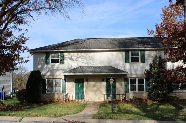 Primary Photo - Townhouse