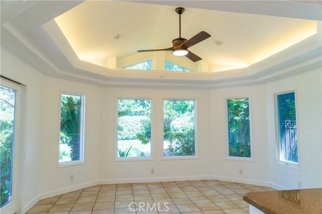 Building Photo - 5054 Encino Ave