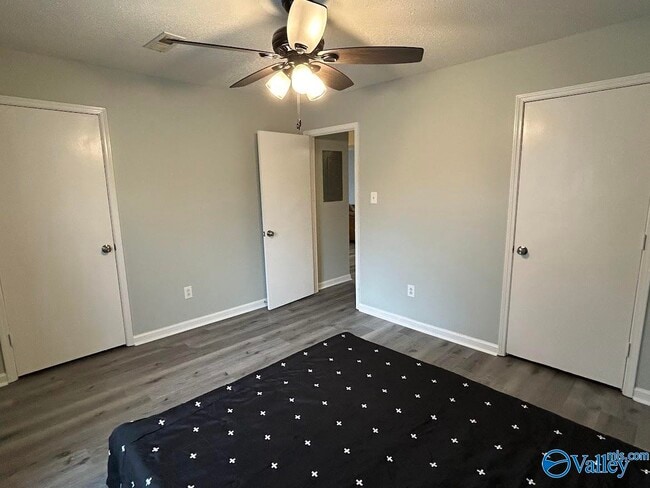 Building Photo - 2014 Hobbs Rd SE