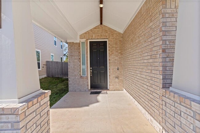 Building Photo - 113 Stone Crk Dr