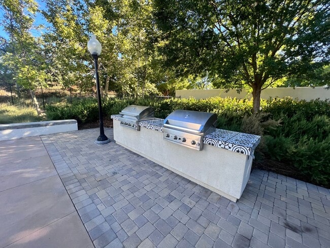 Building Photo - Woodland 3 Bedroom Home for Rent in Valencia!