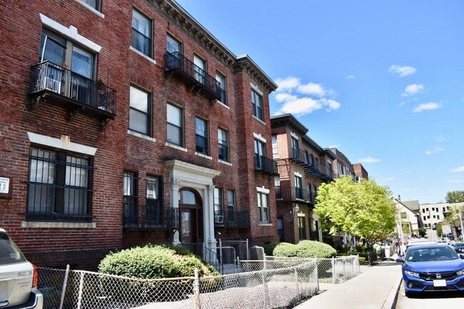 Building Photo - 46 Park Vale Ave