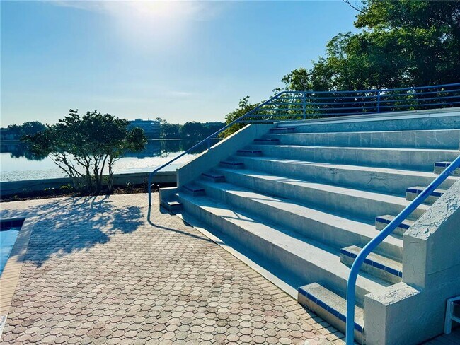 Building Photo - 1000 Winderley Pl
