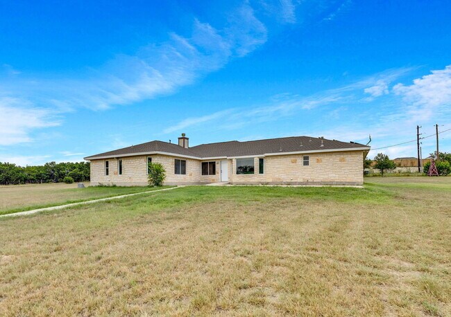 Building Photo - 451 Co Rd 276