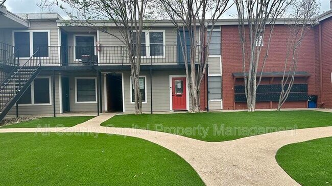 Building Photo - 5426 Menchaca Rd