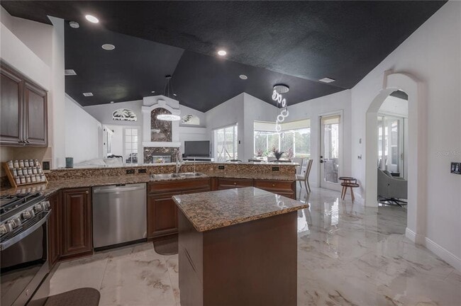 Building Photo - 27528 Water Ash Dr