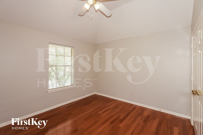 Building Photo - 12831 Pheasant Lake Ct