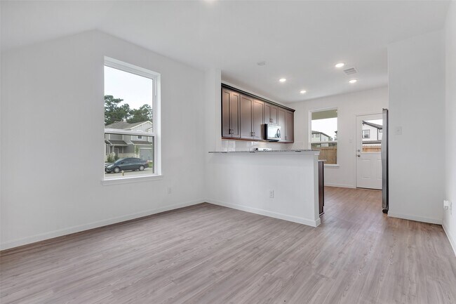 Building Photo - 21407 Austell Pond Dr