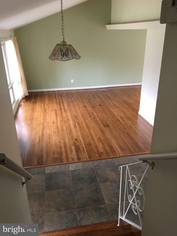 Building Photo - 9204 Bardon Rd