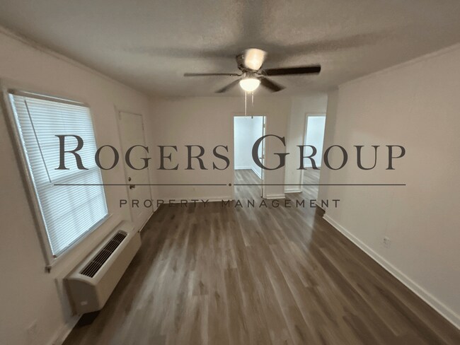 Building Photo - #450 - 807-809 Hughes St Duplex