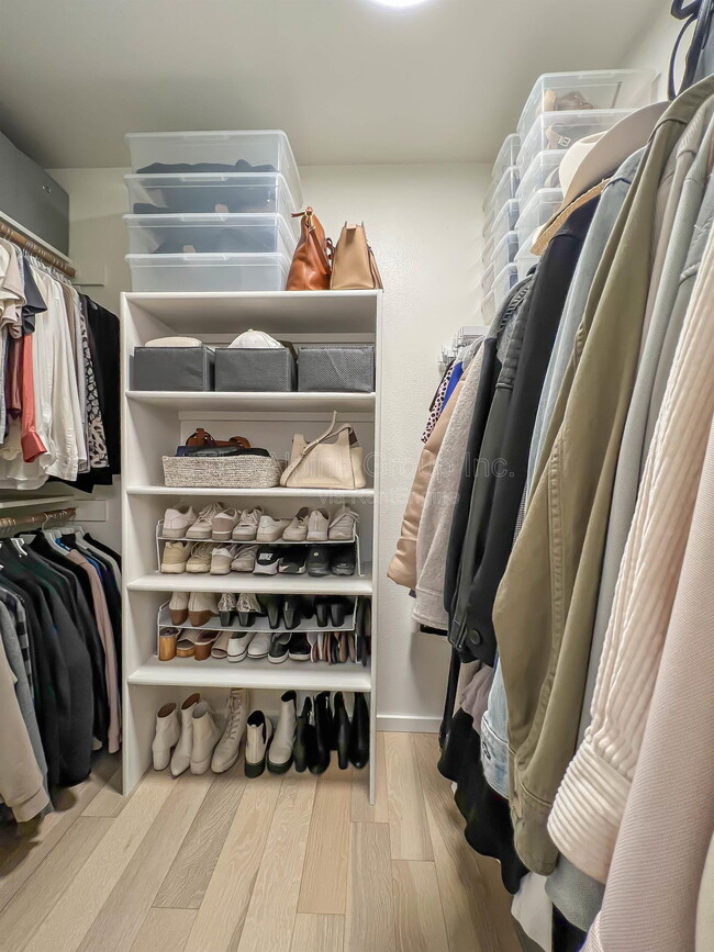 Building Photo - 7399 NE Stonewater St