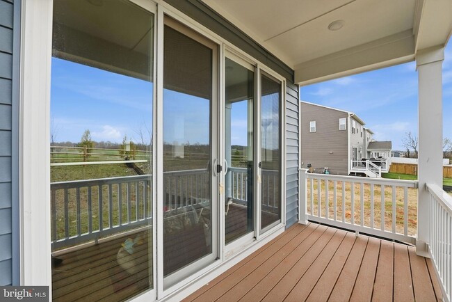 Building Photo - 615 Clover Ln