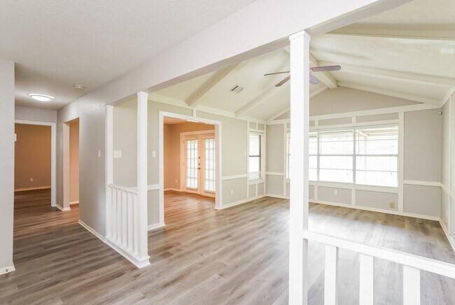 Building Photo - 332 Coventry Ln
