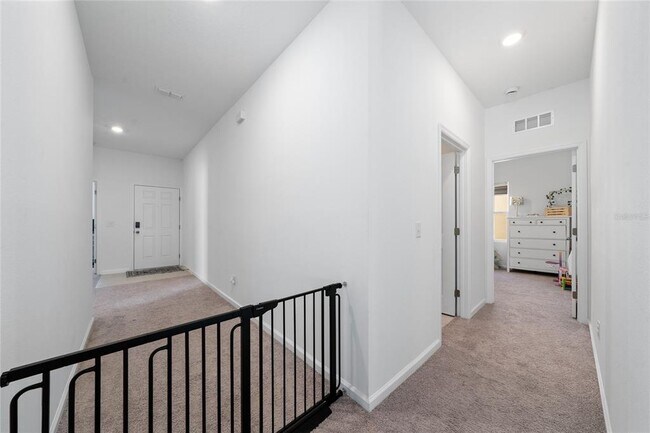 Building Photo - 1485 Effra Wy