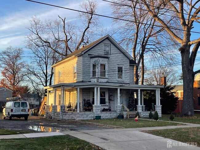 Building Photo - 577 Rahway Ave