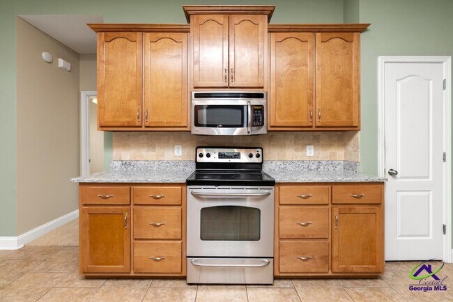 Building Photo - 601 Huntwood Ln