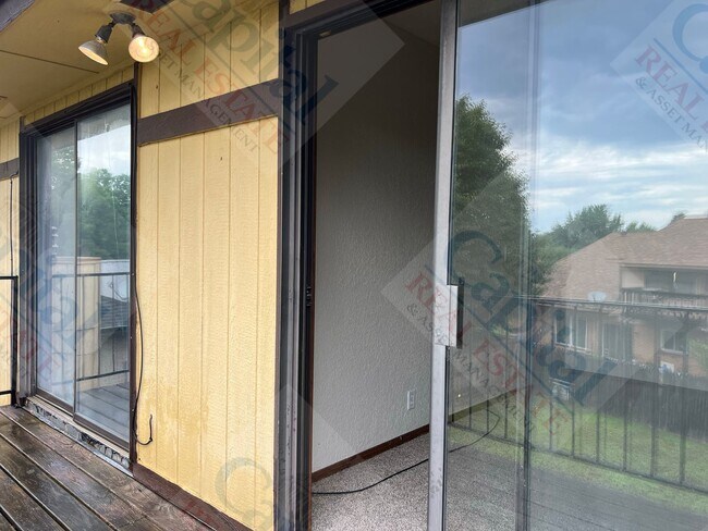 Building Photo - 6717 W Britton Rd